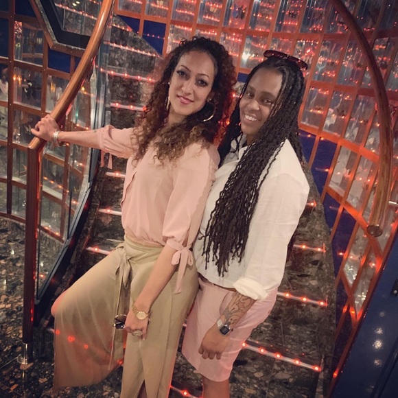 Meet your Posher, Tiffany - Picture 3 of 5